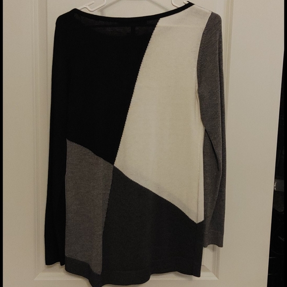 Sweater - Picture 2 of 5